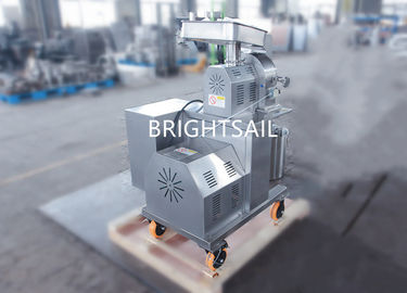 20 Kg / H Lab استخدام نوع السكين 10mm كسارة الأعشاب الجافة